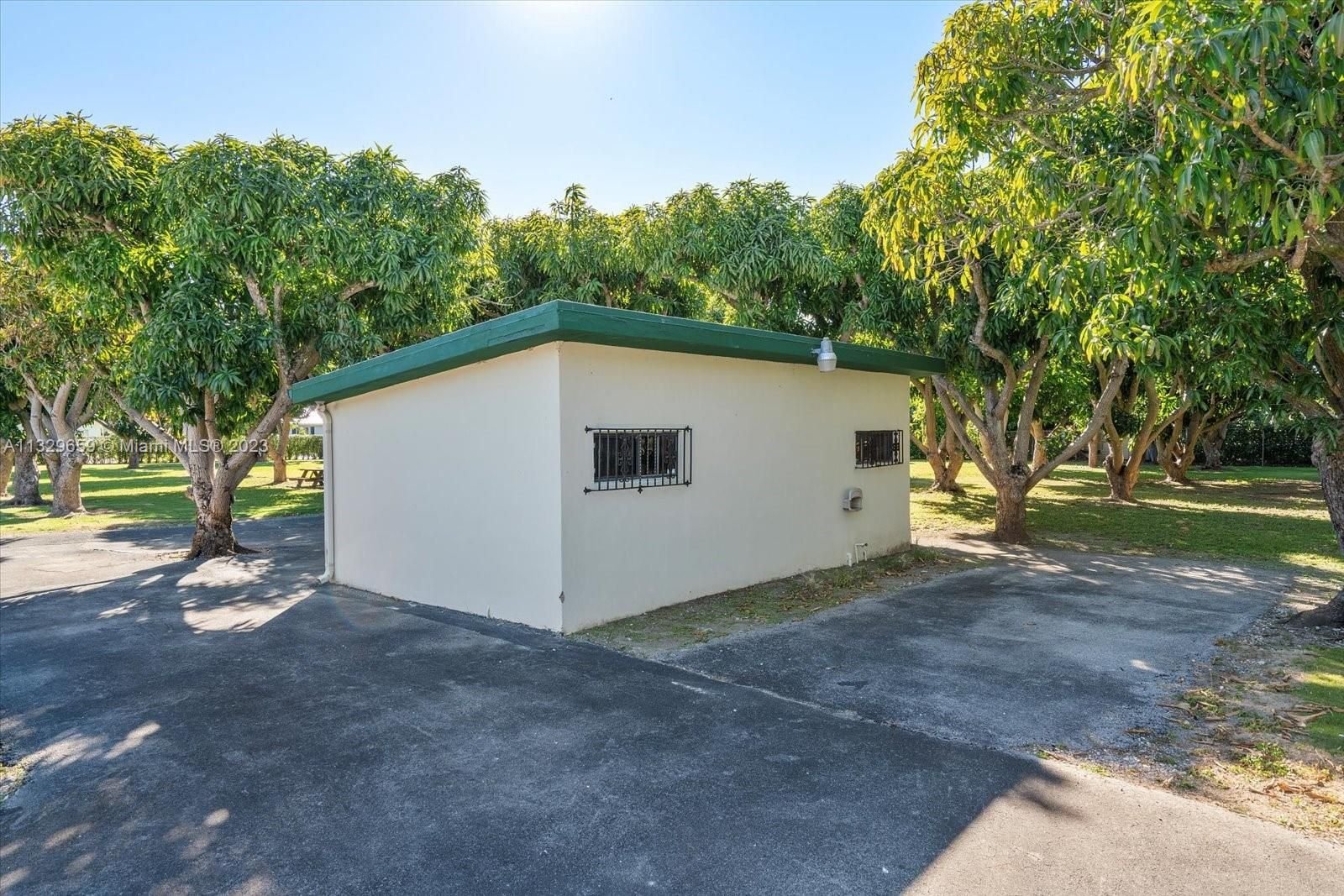 Real estate property located at 8000 184th St, Miami-Dade County, Cutler Bay, FL