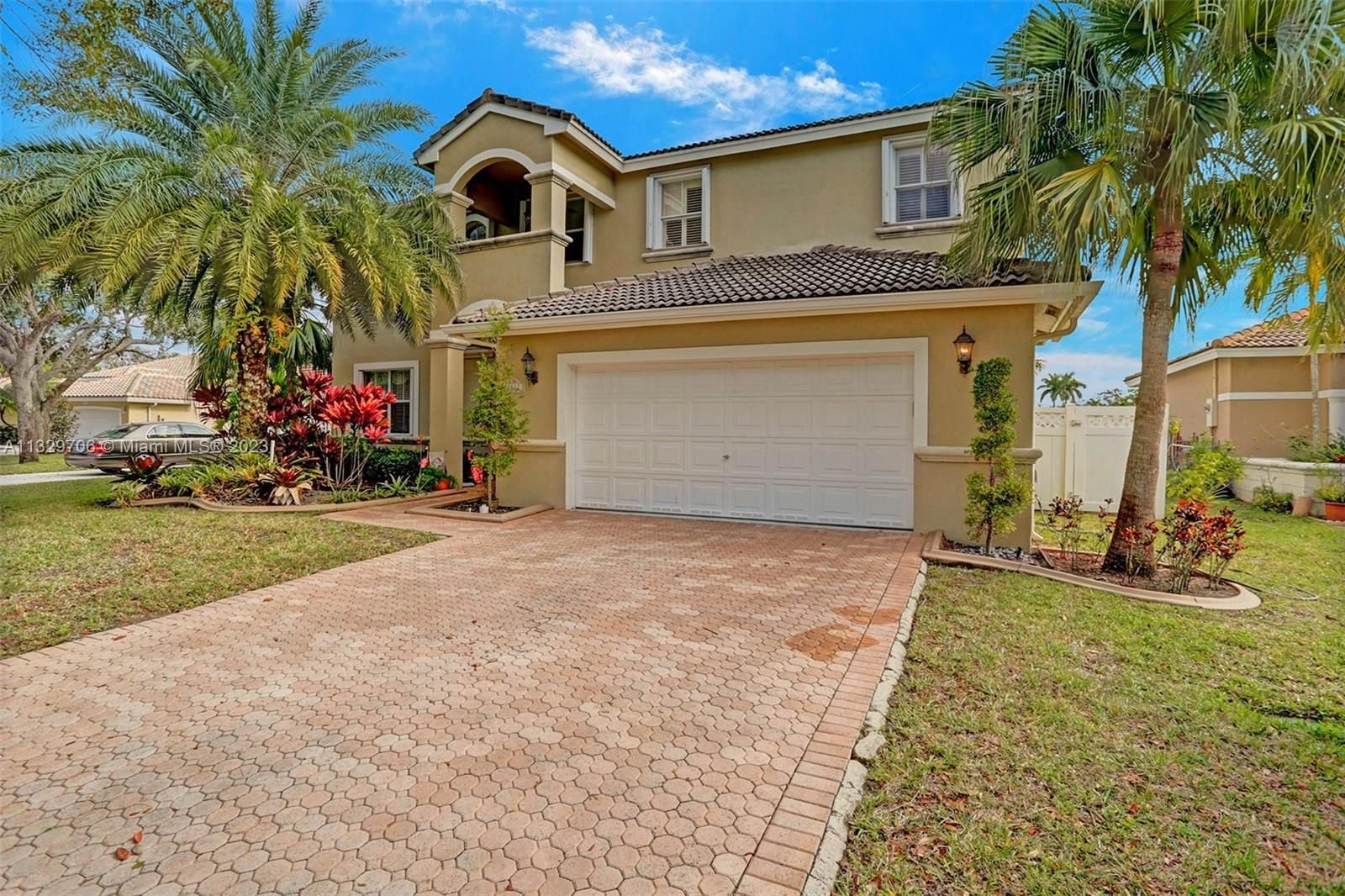 Real estate property located at 2327 187th Ave, Broward County, Pembroke Pines, FL