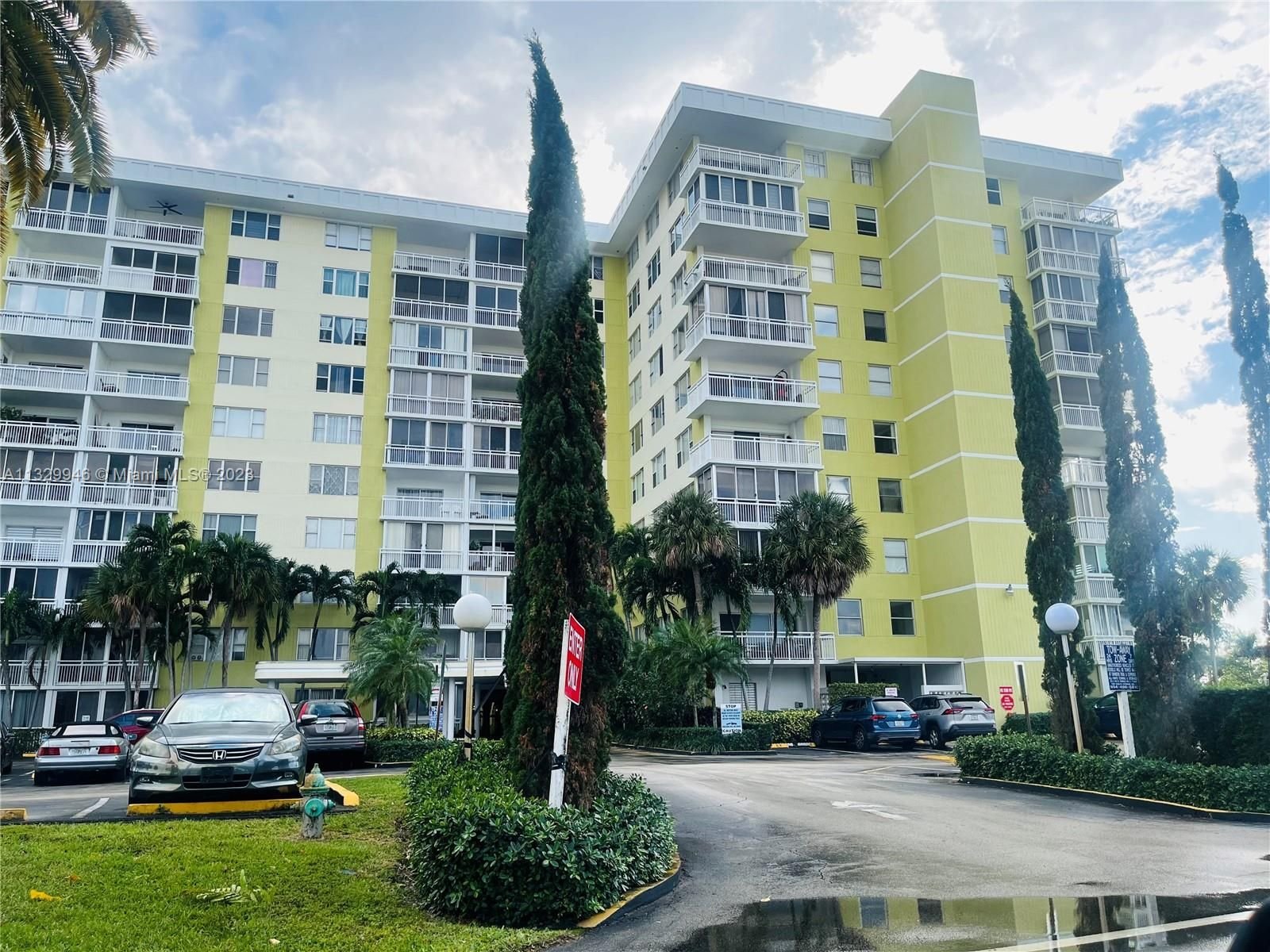 Real estate property located at 4400 Hillcrest Dr #917B, Broward County, HILLCREST NO 21 CONDO, Hollywood, FL