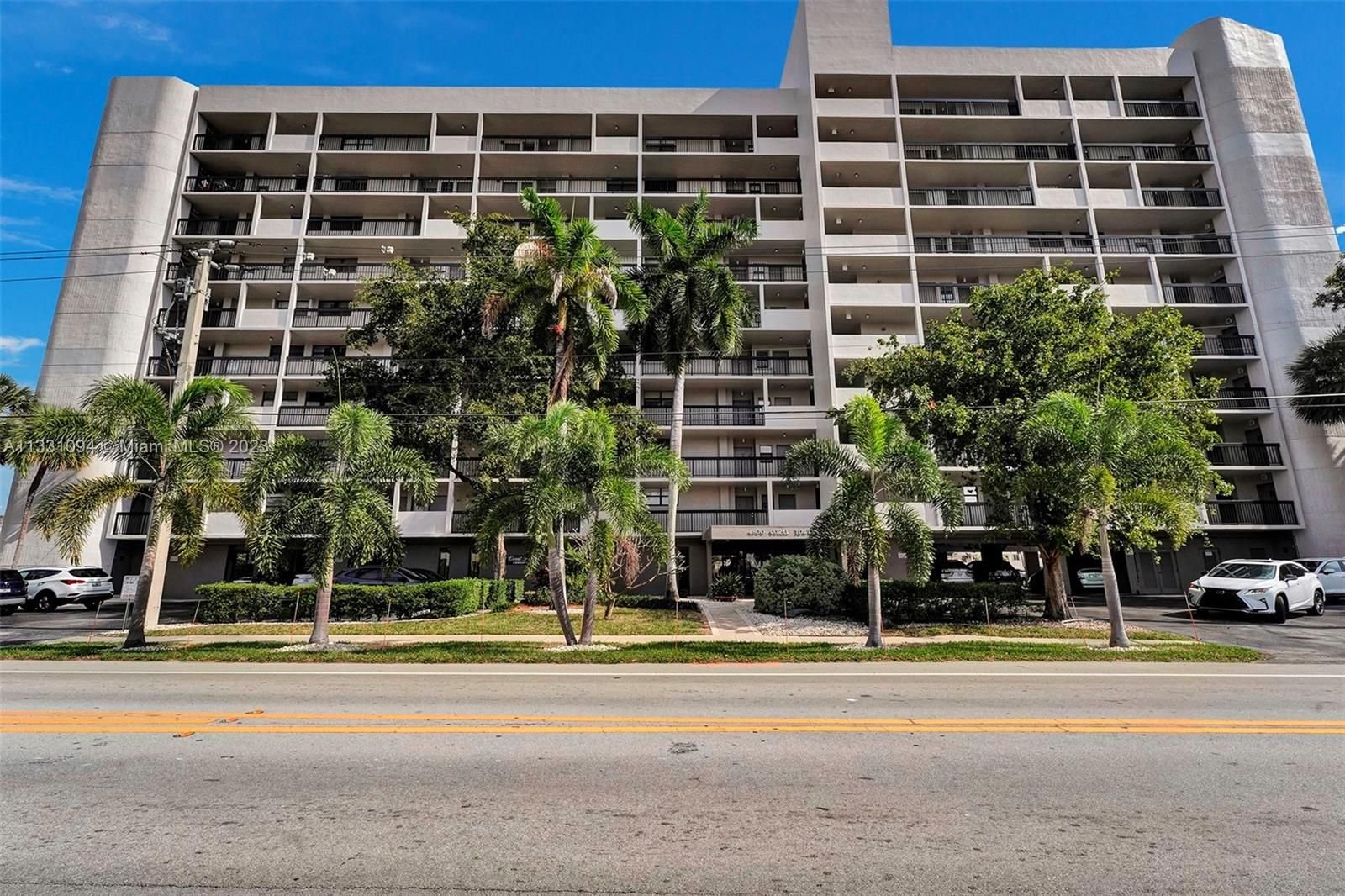 Real estate property located at 4800 Bayview Dr #401, Broward County, Fort Lauderdale, FL