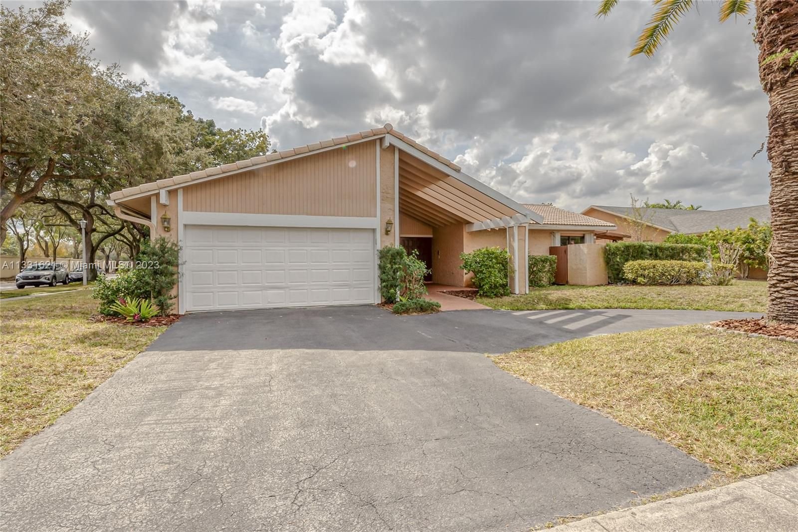 Real estate property located at 9060 13th St, Broward County, Plantation, FL
