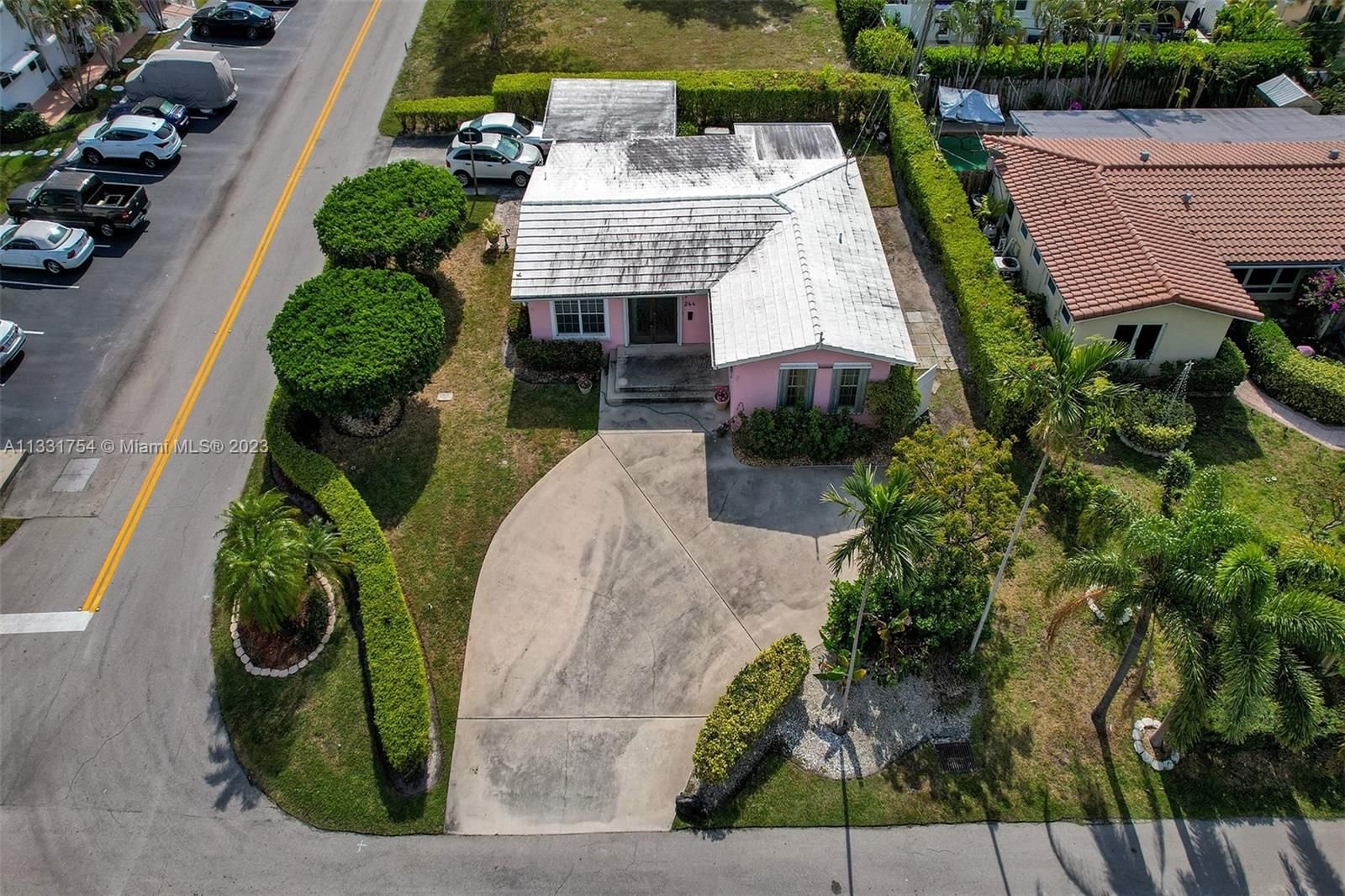 Real estate property located at 244 Hibiscus Ave, Broward County, Lauderdale By The Sea, FL