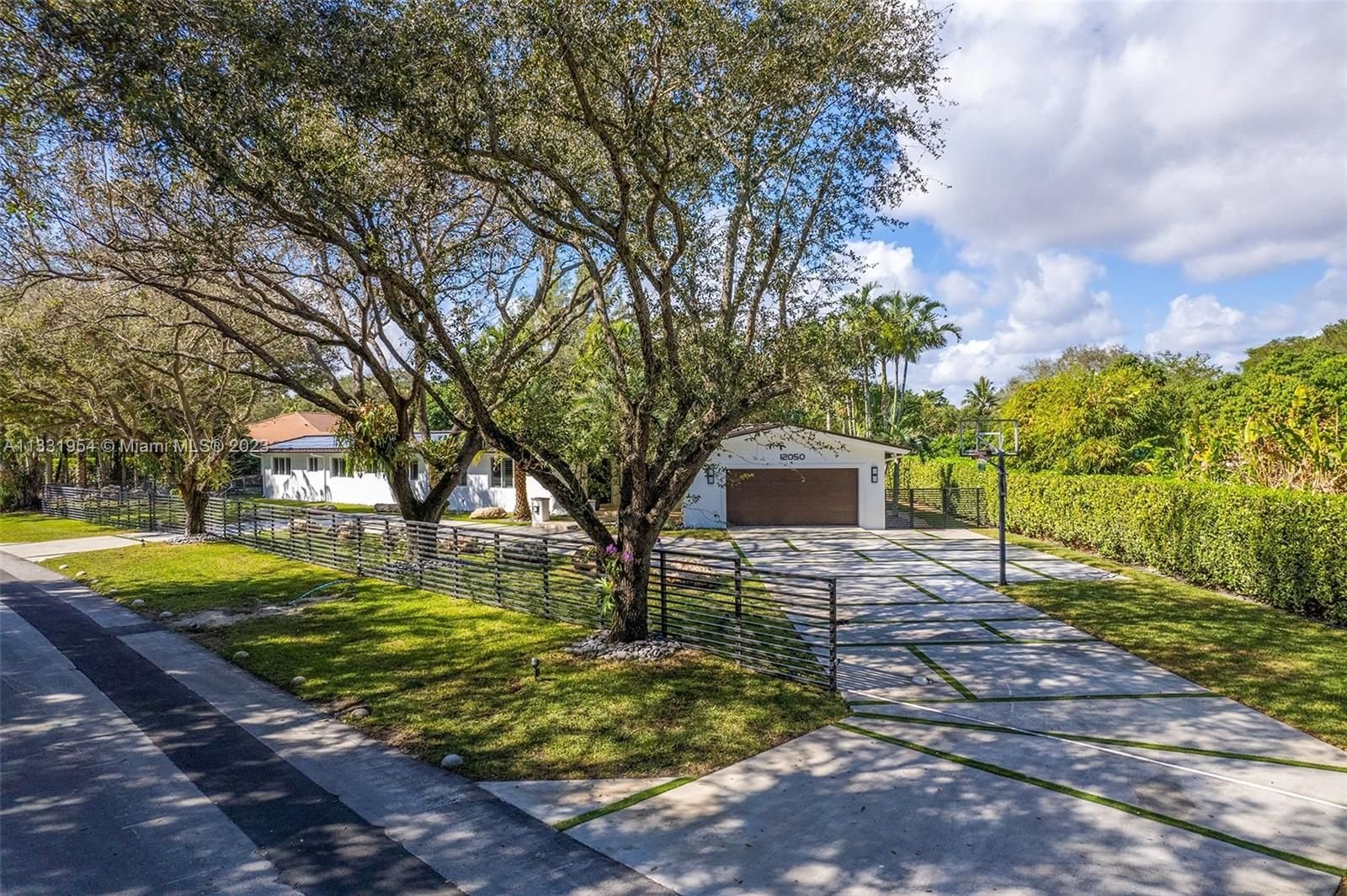 Real estate property located at 12050 Moss Ranch Rd, Miami-Dade County, Pinecrest, FL
