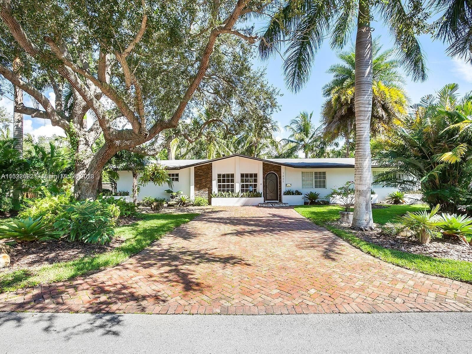Real estate property located at 7885 161st St, Miami-Dade County, Palmetto Bay, FL