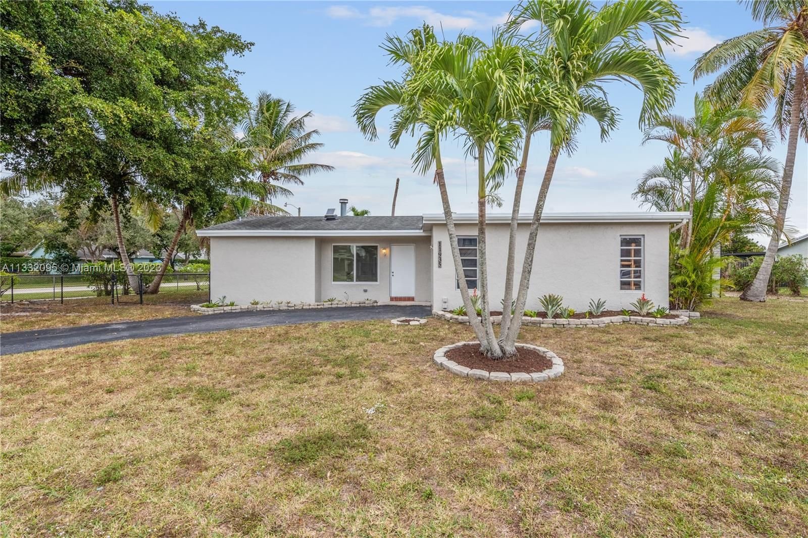 Real estate property located at 11935 42nd St, Broward County, Sunrise, FL