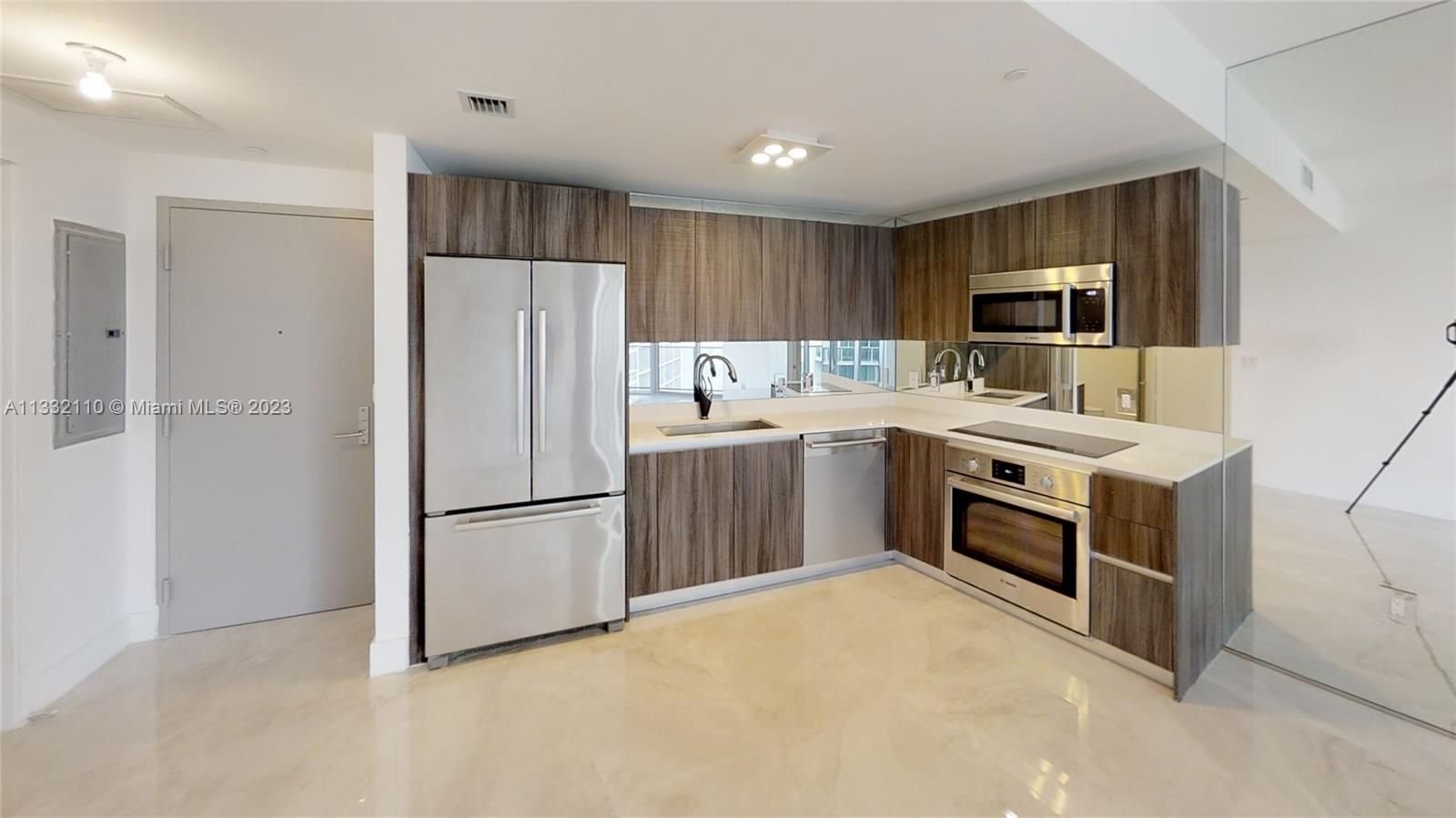 Real estate property located at 488 18th St #801, Miami-Dade County, Miami, FL