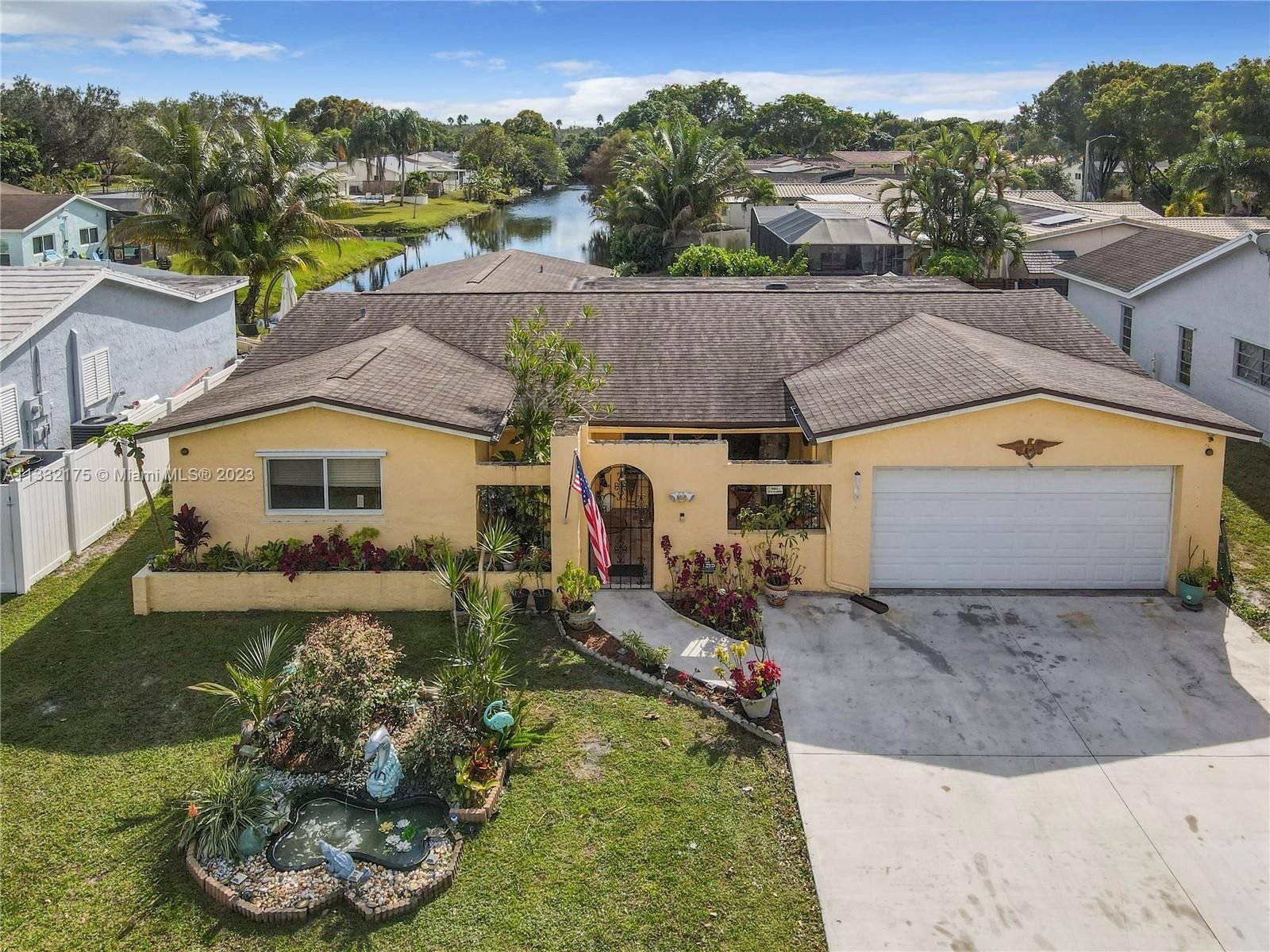 Real estate property located at 9008 55th St, Broward County, Cooper City, FL