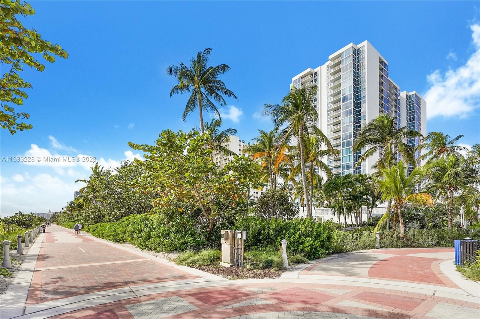 Real estate property located at 2655 Collins Ave #2209, Miami-Dade County, Miami Beach, FL