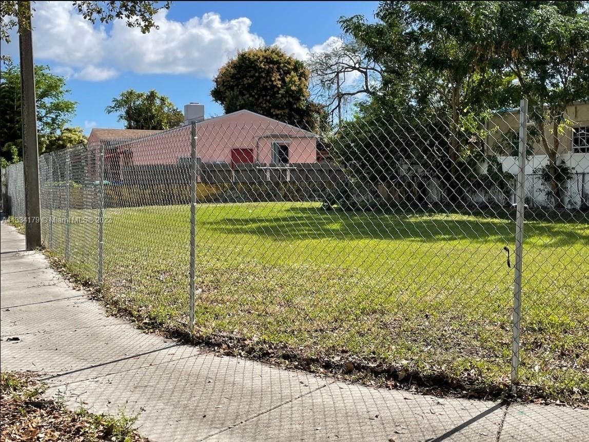 Real estate property located at 4727 6th Ave, Miami-Dade County, Miami, FL