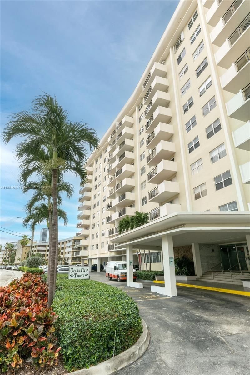 Real estate property located at 401 Golden Isles Dr #1104, Broward County, Hallandale Beach, FL
