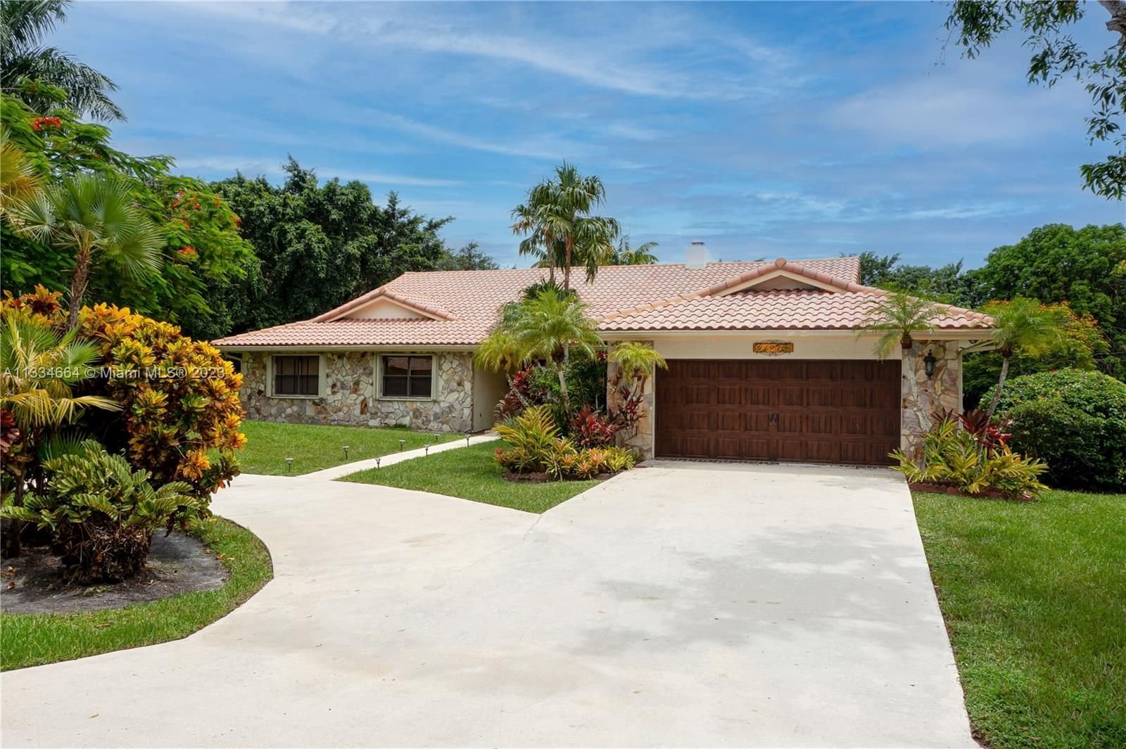 Real estate property located at 11930 18th Ct, Broward County, Davie, FL