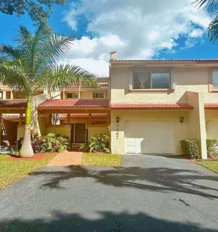 Real estate property located at 4467 102nd Pl, Miami-Dade County, Doral, FL