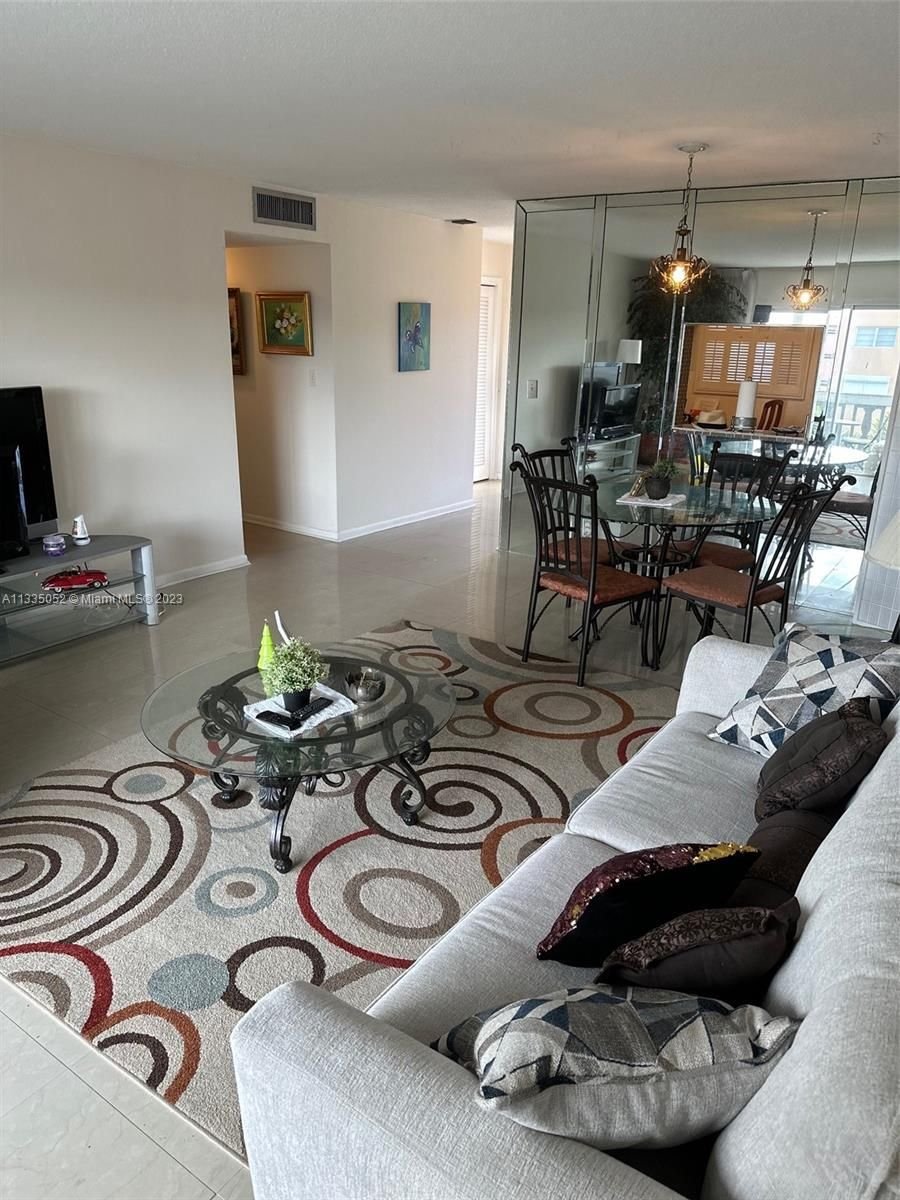 Real estate property located at 233 14th Ave #508, Broward County, Hallandale Beach, FL