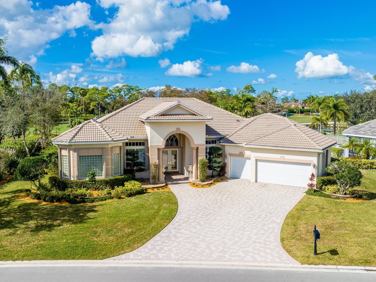 Real estate property located at 17248 Gulf Pine Cir, Palm Beach County, BINKS FOREST - LANDINGS, Wellington, FL