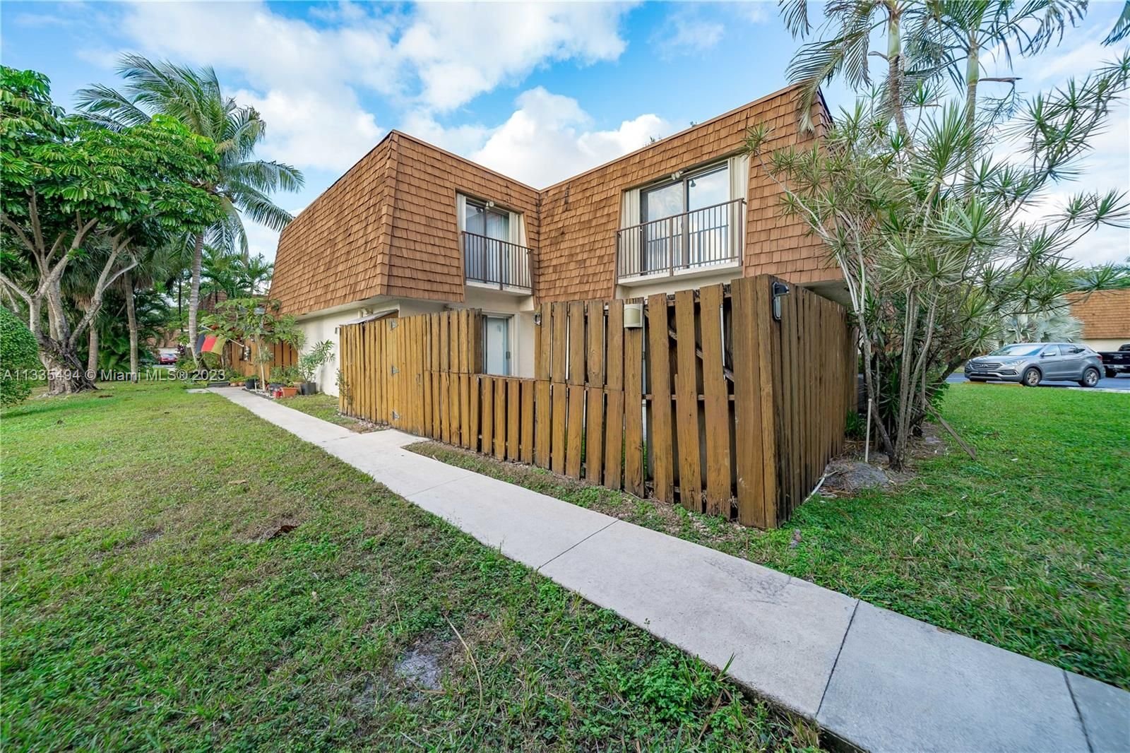 Real estate property located at 9121 22nd Ct C-5, Broward County, Davie, FL