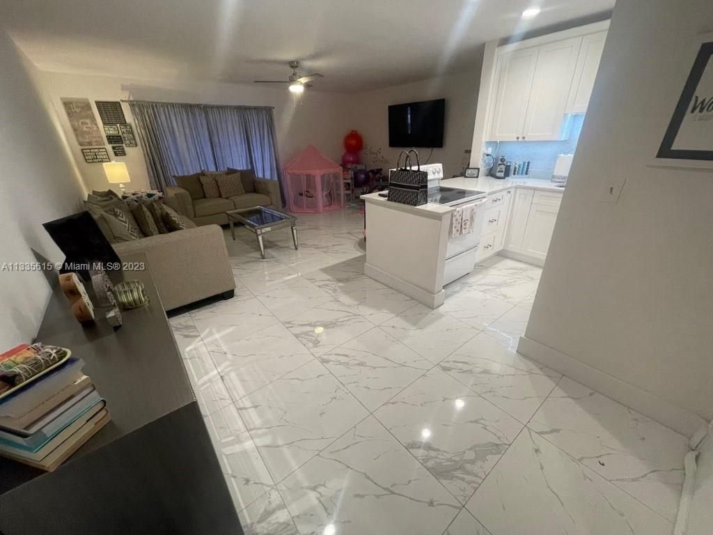 Real estate property located at 10397 Kendall Dr W2, Miami-Dade County, Miami, FL
