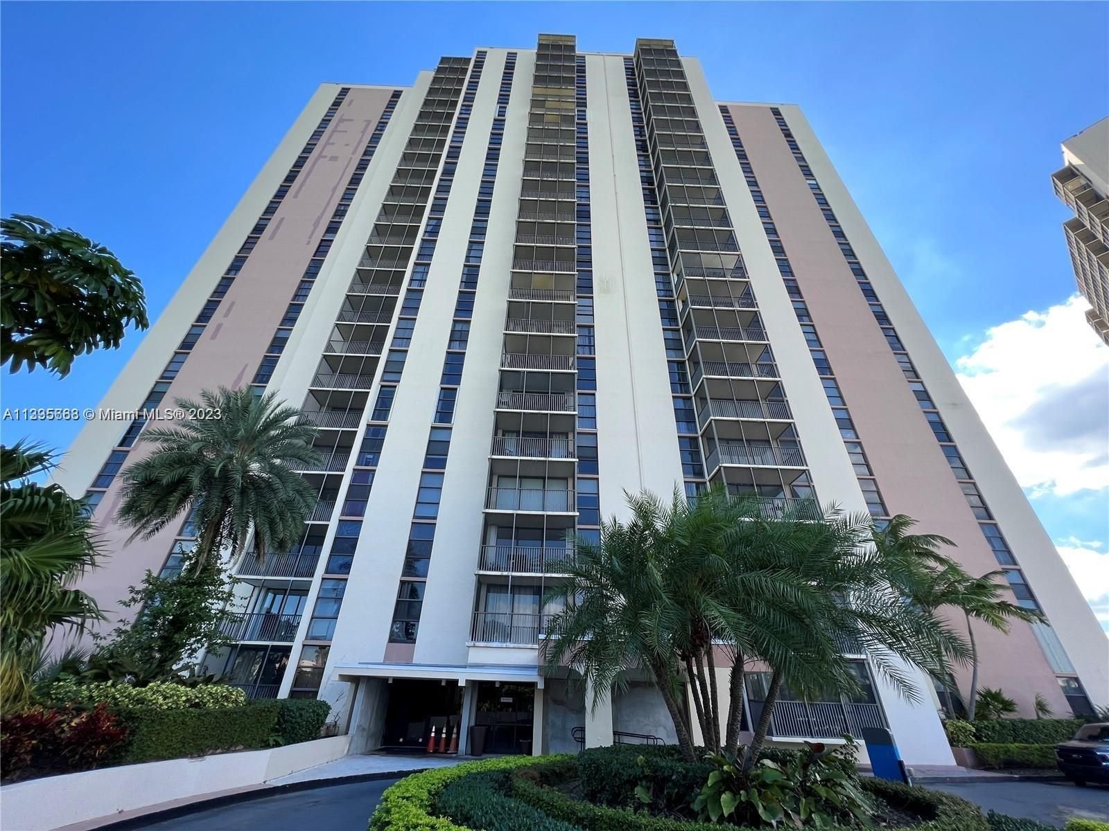 Real estate property located at 20335 Country Club Dr #205, Miami-Dade County, Aventura, FL
