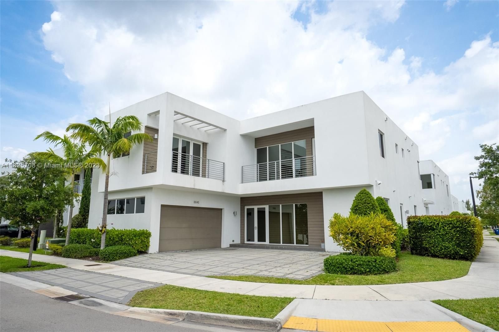 Real estate property located at 10041 75th St, Miami-Dade County, Doral, FL