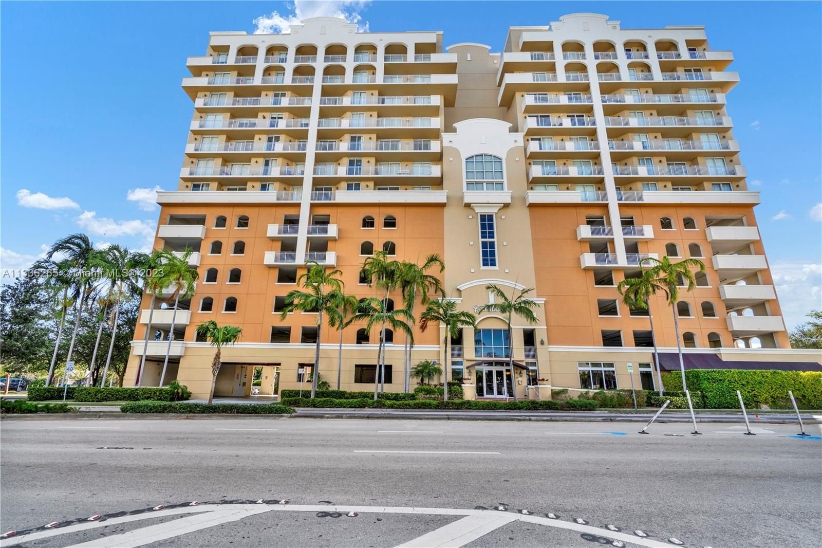 Real estate property located at 2425 27th Ave #906, Miami-Dade County, Miami, FL