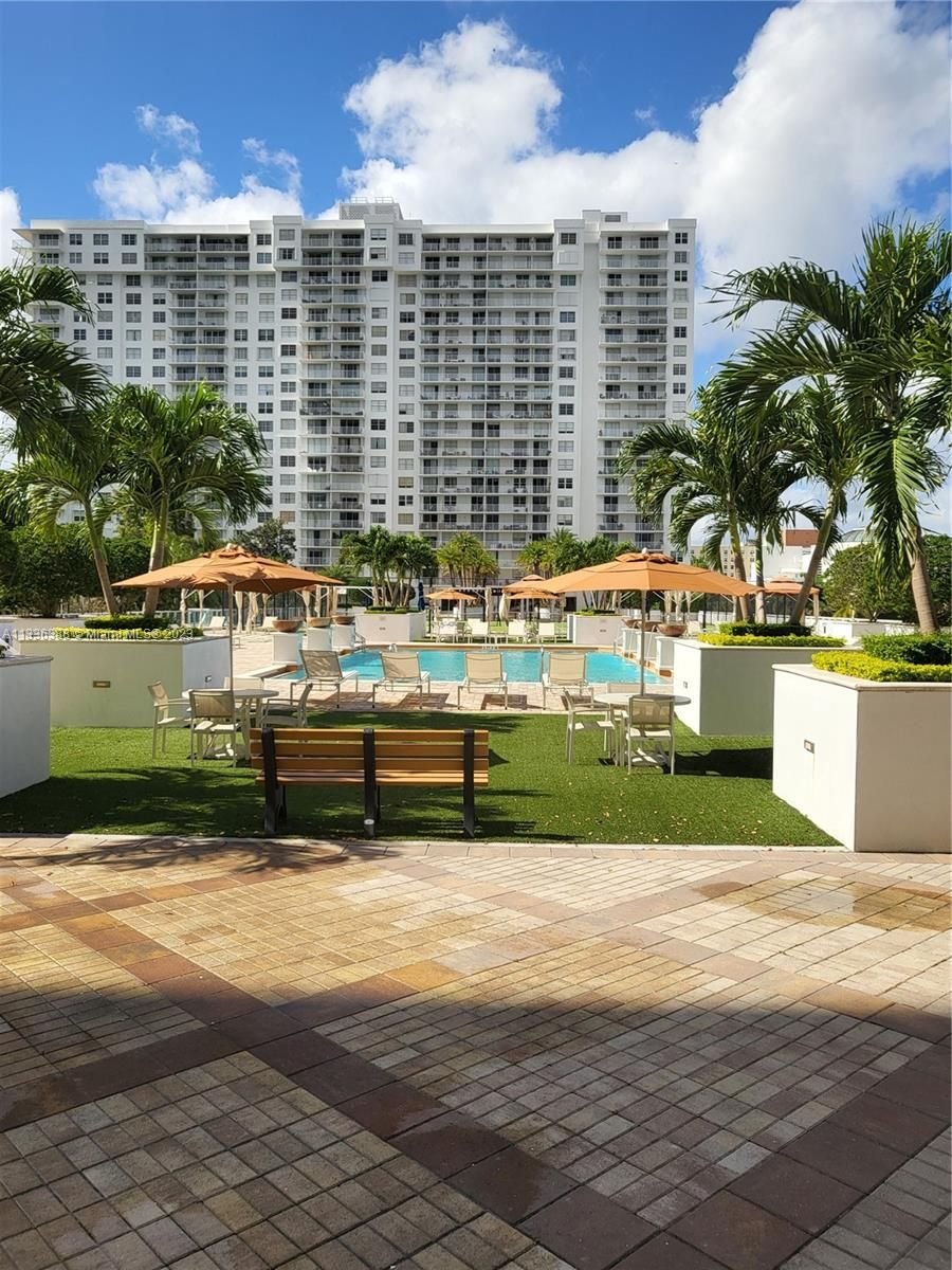 Real estate property located at 2851 183rd St #411E, Miami-Dade County, Aventura, FL