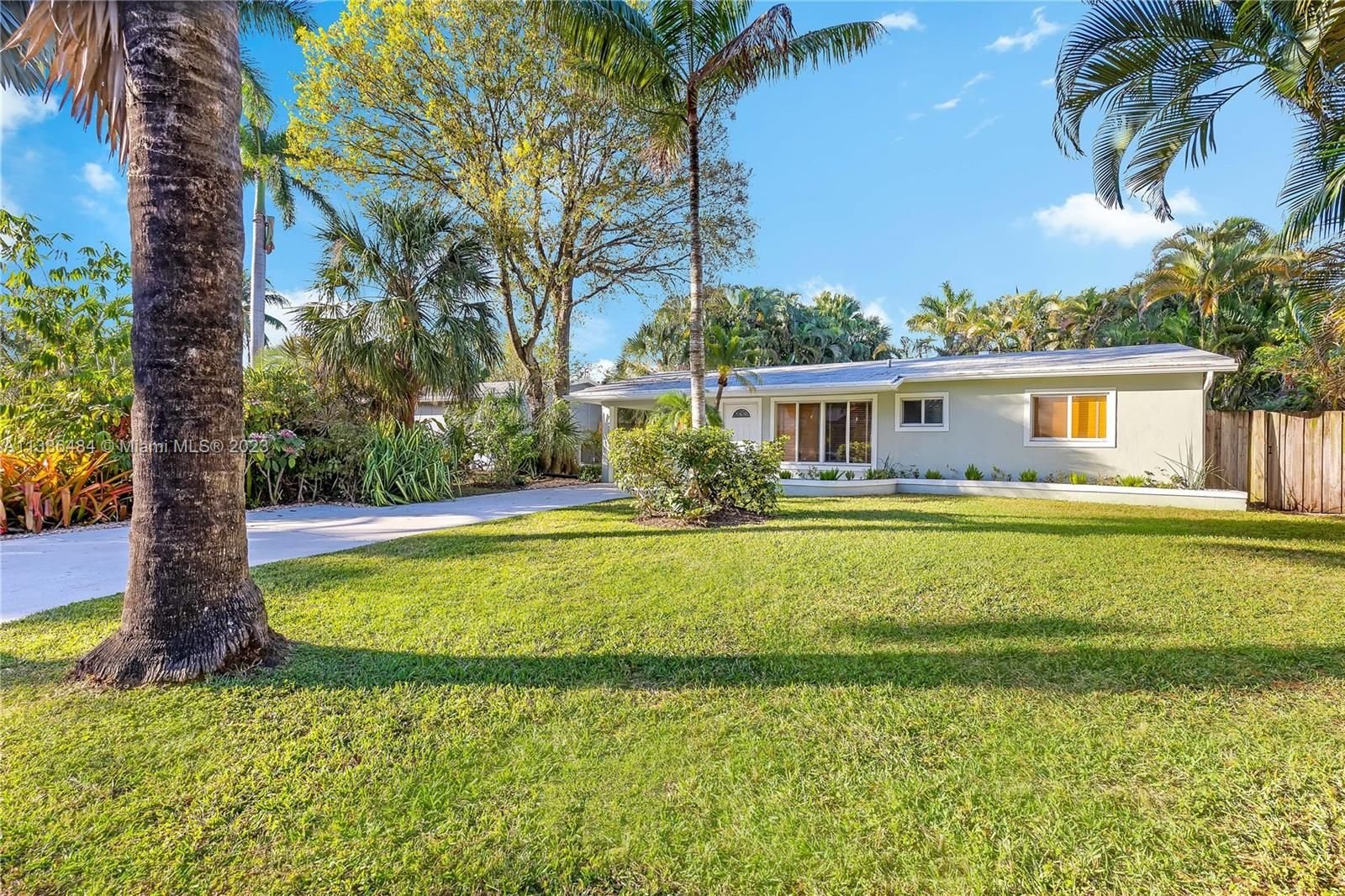 Real estate property located at 325 30th St, Broward County, Wilton Manors, FL