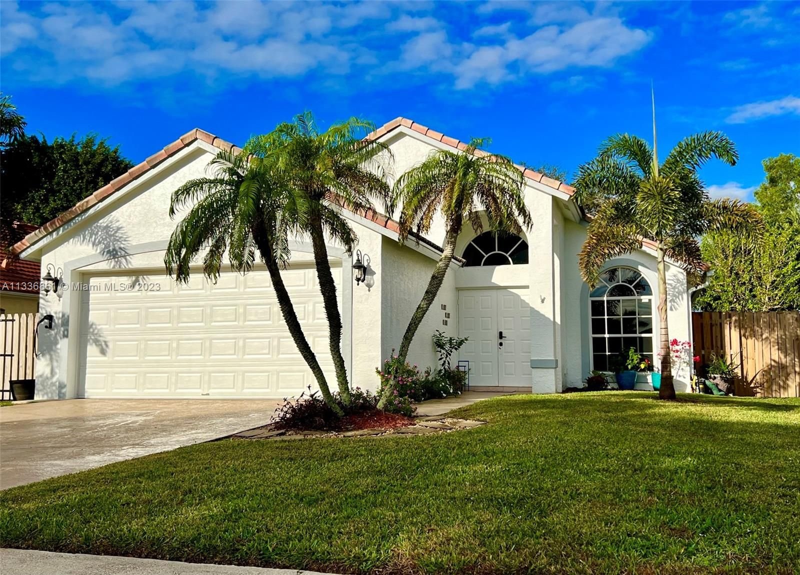Real estate property located at 1891 Oak Berry Cir, Palm Beach County, Wellington, FL