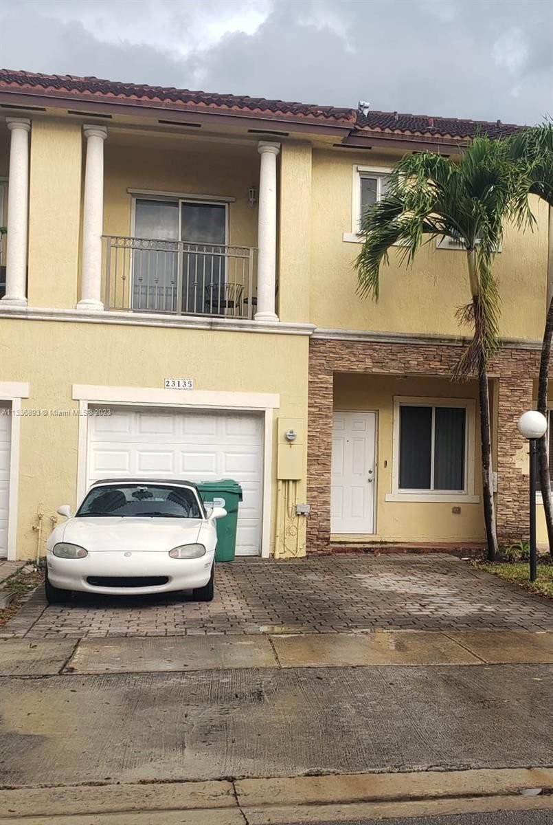 Real estate property located at 23135 112th Ct, Miami-Dade County, Miami, FL