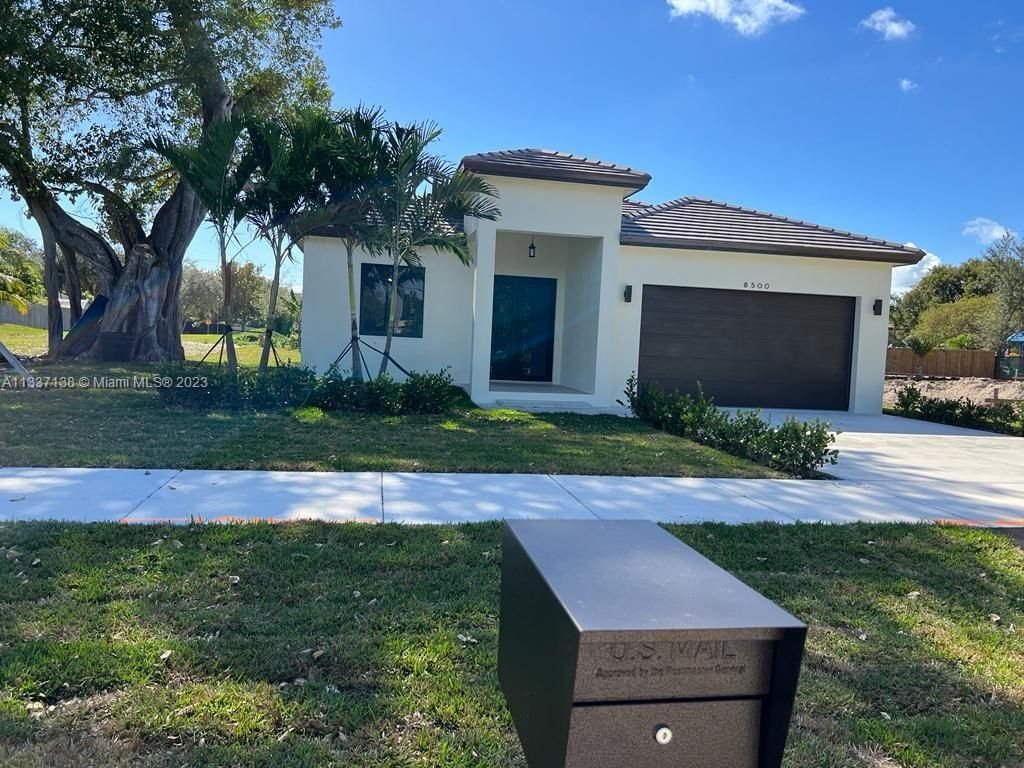 Real estate property located at 8500 198th St, Miami-Dade County, Cutler Bay, FL