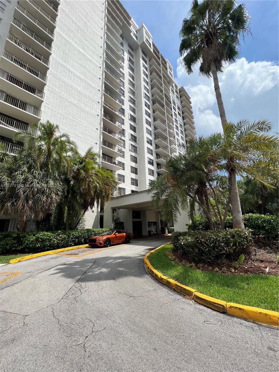 Real estate property located at 18151 31st Ct #1704, Miami-Dade County, Aventura, FL