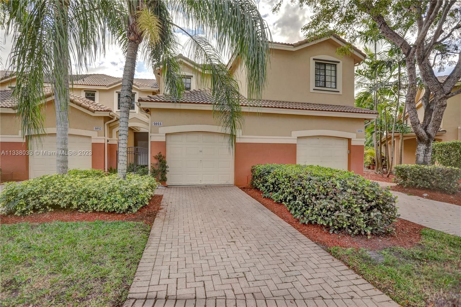 Real estate property located at 4044 Peppertree Dr, Broward County, Weston, FL