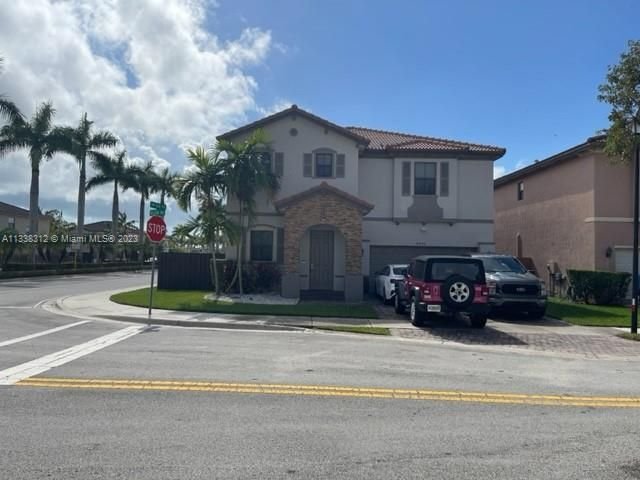 Real estate property located at 10402 224th Ter, Miami-Dade County, Cutler Bay, FL