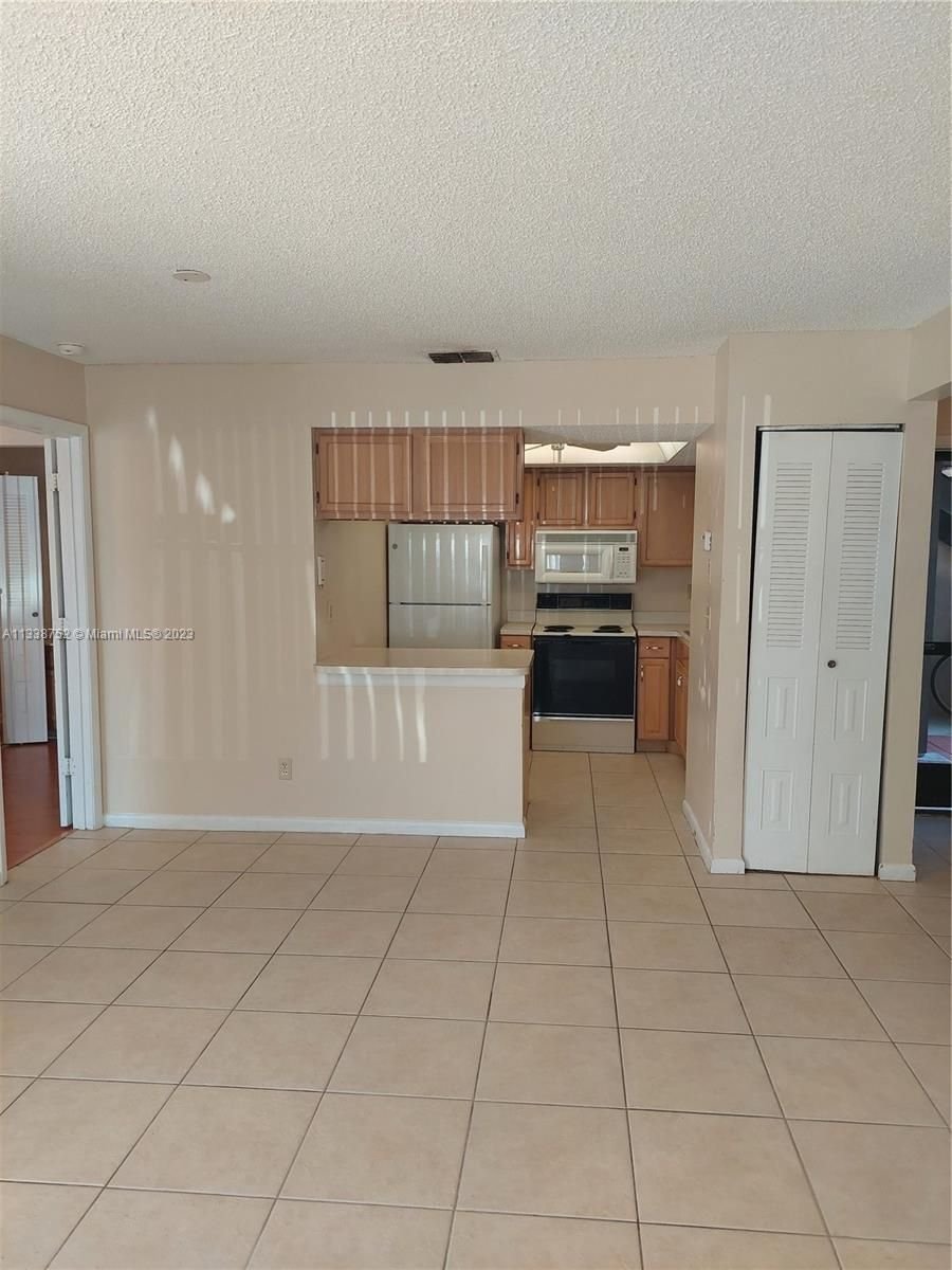 Real estate property located at 2412 Garden Ter #201, St Lucie County, Port St. Lucie, FL