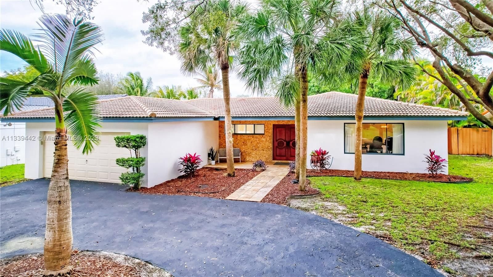 Real estate property located at 8525 Menteith Ter, Miami-Dade County, Miami Lakes, FL