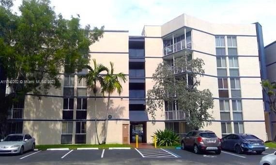 Real estate property located at 7075 186th St C106, Miami-Dade County, Hialeah, FL