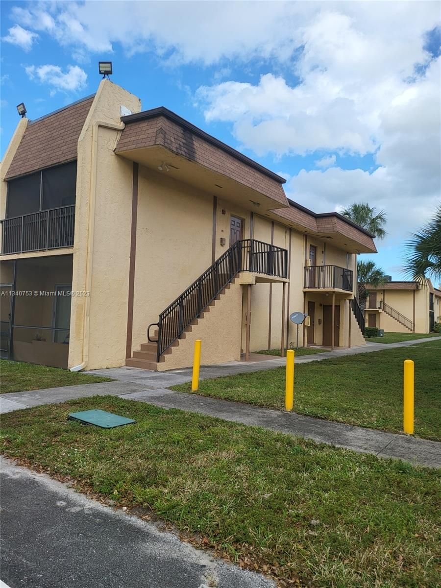 Real estate property located at 2814 55th Ave #2B, Broward County, Lauderhill, FL