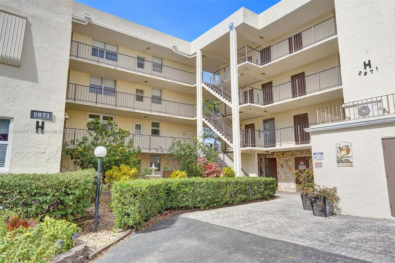 Real estate property located at 2871 Somerset Dr #209, Broward County, Lauderdale Lakes, FL