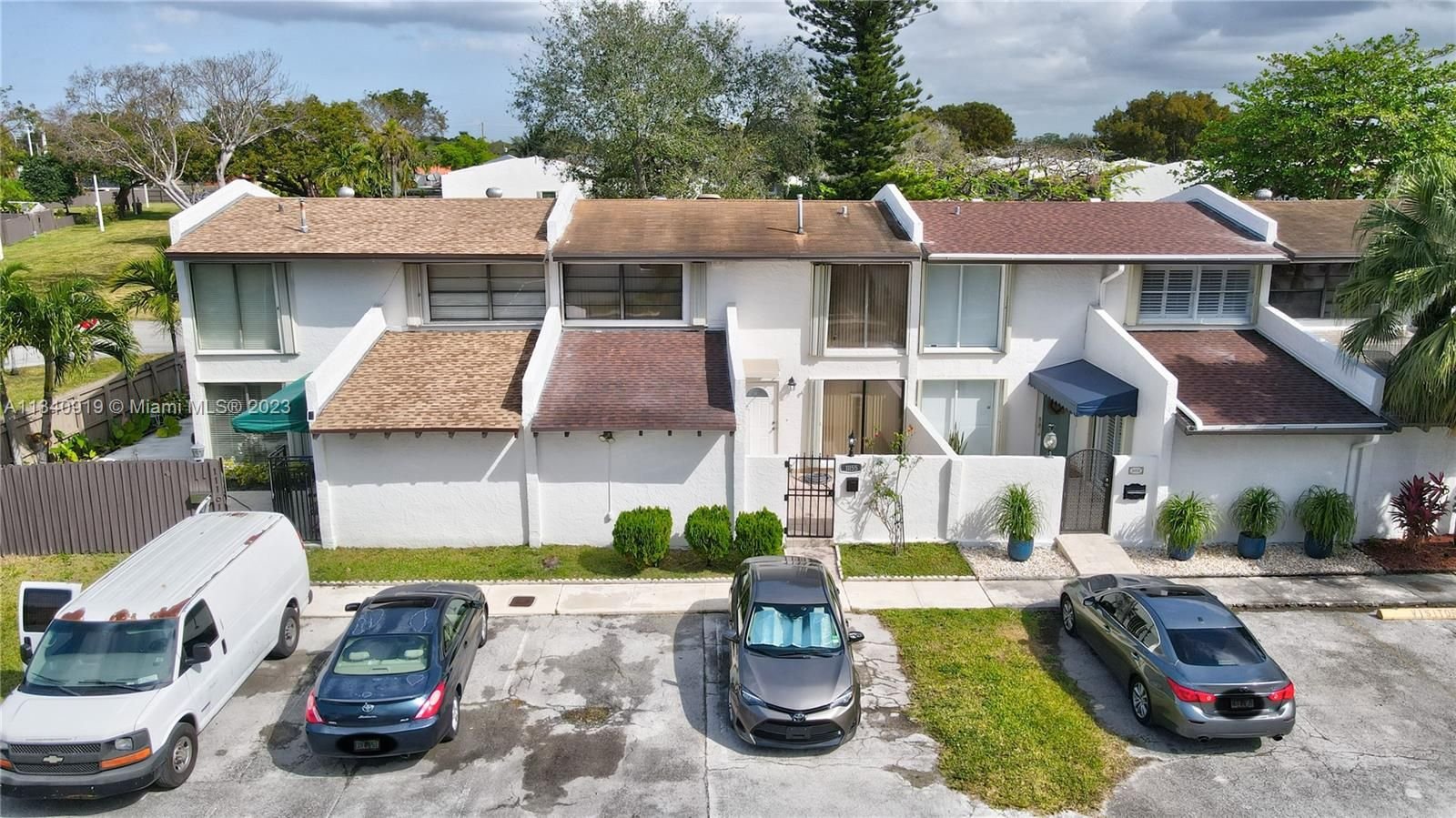 Real estate property located at 11155 70th Ter, Miami-Dade County, Miami, FL