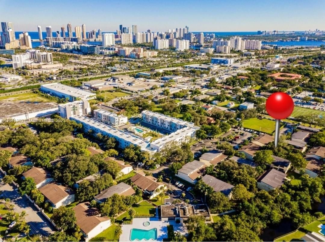 Real estate property located at 19228 25th Ave #252B, Miami-Dade County, Miami, FL