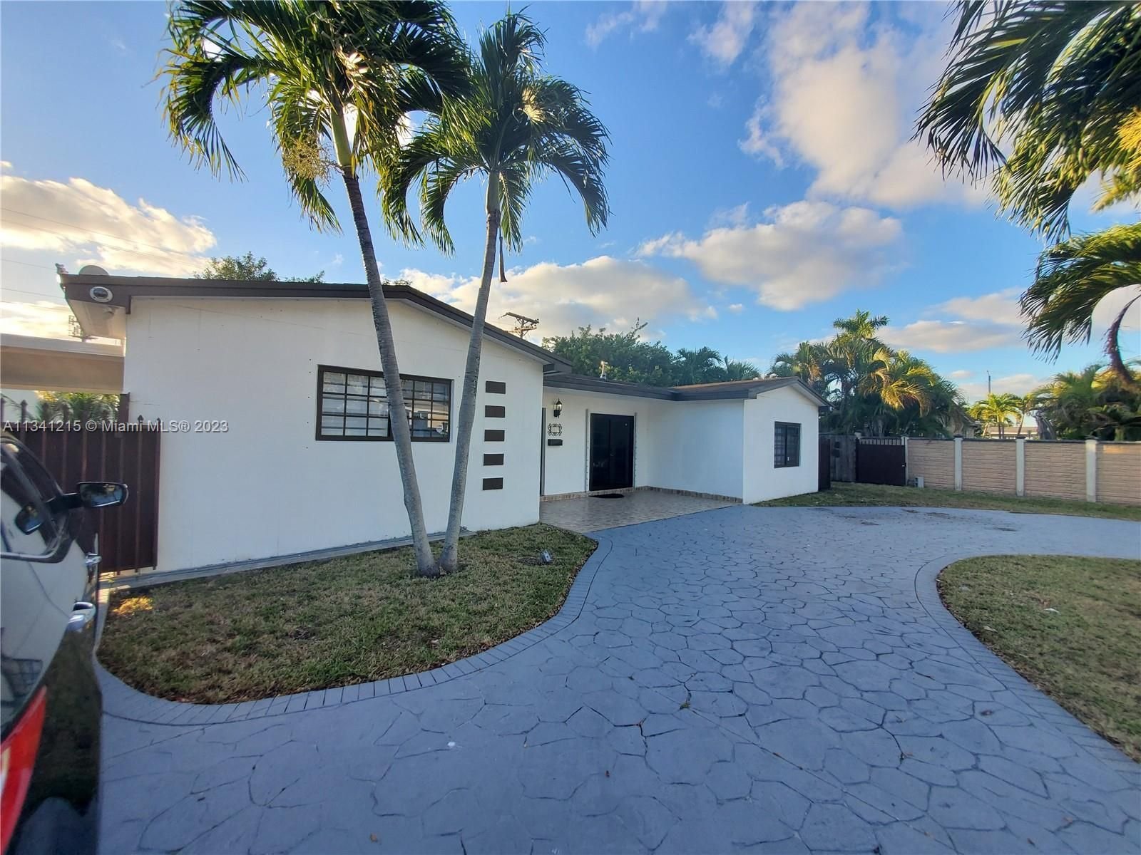 Real estate property located at 2120 84th Ave, Miami-Dade County, WESTCHESTER PART 2, Miami, FL