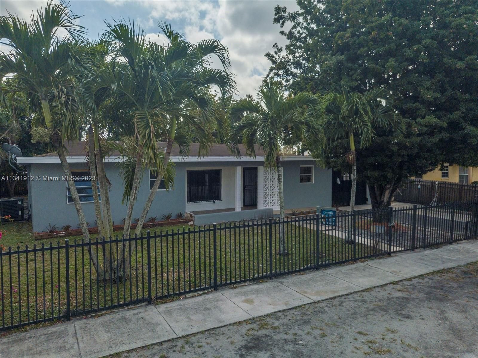 Real estate property located at 4490 201st St, Miami-Dade County, Miami Gardens, FL