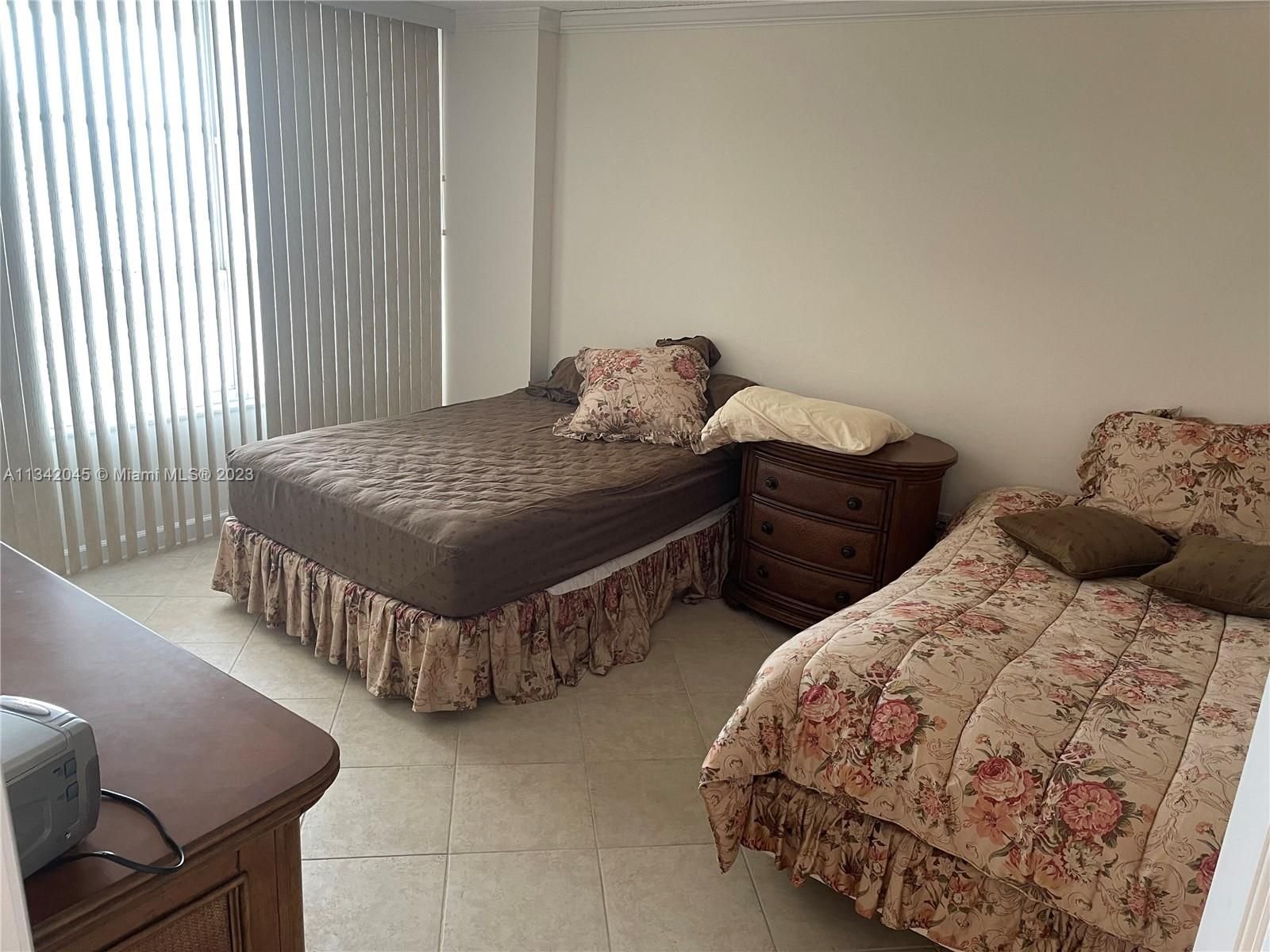 Real estate property located at 4101 Pine Tree Dr #1820, Miami-Dade County, Miami Beach, FL