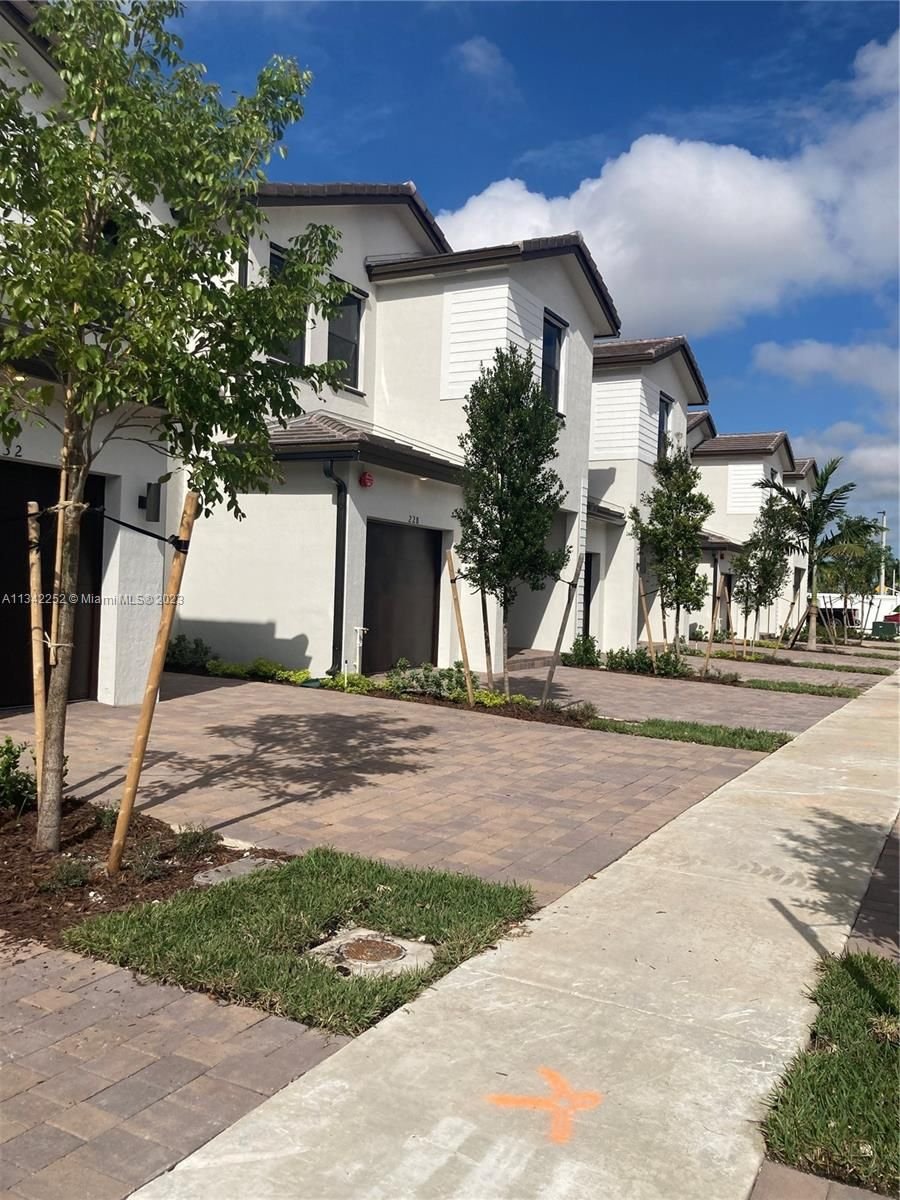 Real estate property located at 203 159th Ter, Broward County, Pembroke Pines, FL
