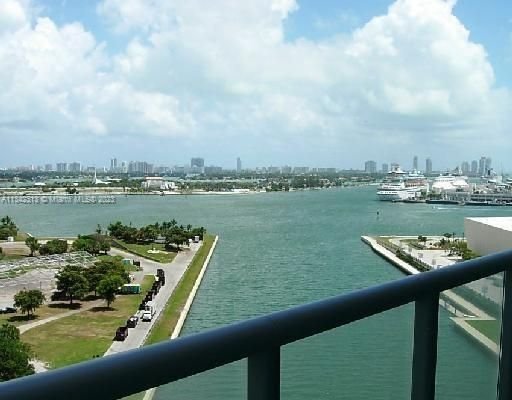 Real estate property located at 888 Biscayne Bl #912, Miami-Dade County, Miami, FL