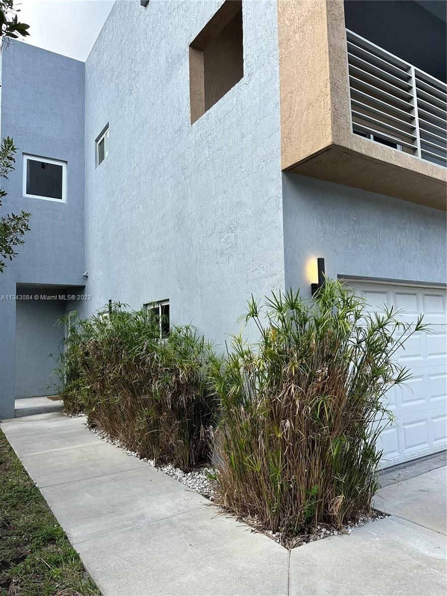 Real estate property located at 1121 23rd Ter, Broward County, Pompano Beach, FL