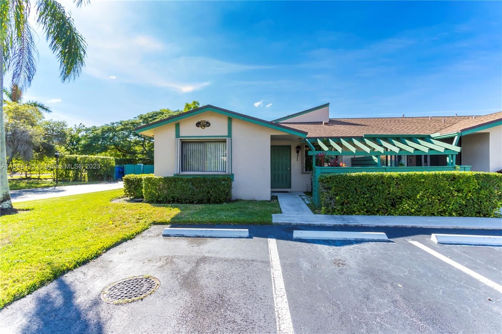 Real estate property located at 454 Lakeview Dr #1, Broward County, Weston, FL