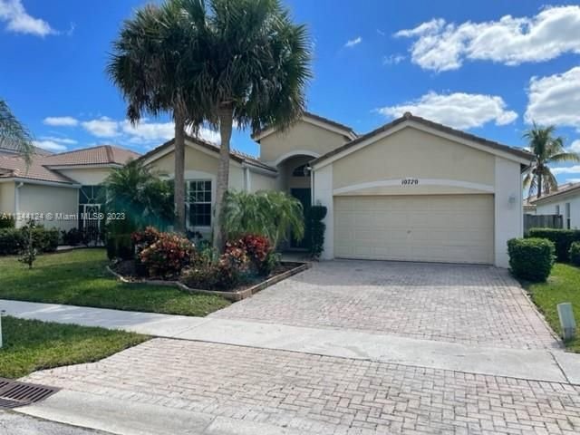 Real estate property located at 10720 Oak Bend Way, Palm Beach County, Wellington, FL