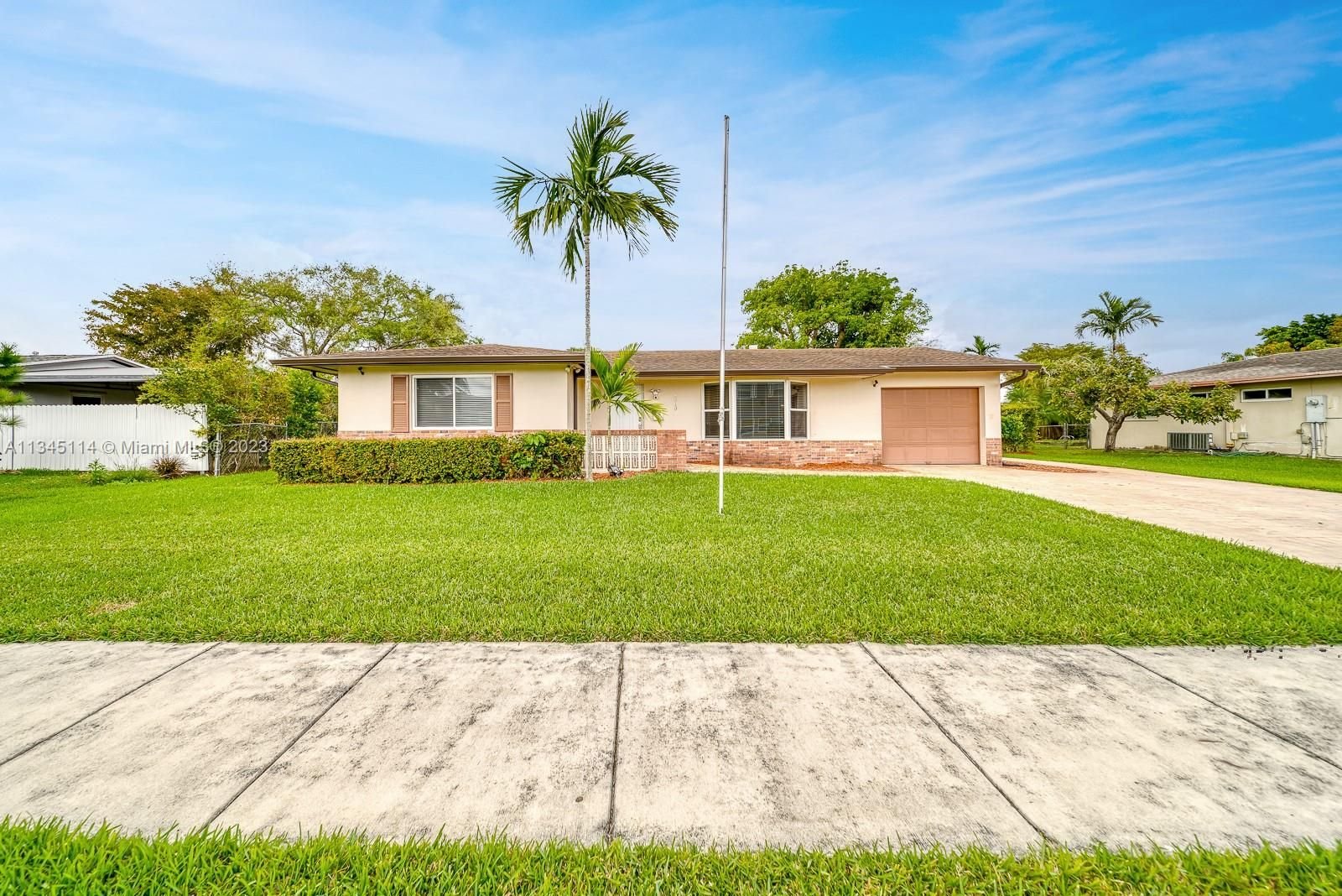 Real estate property located at 8010 138th Ct, Miami-Dade County, Miami, FL