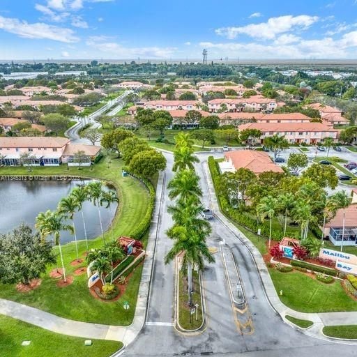 Real estate property located at 733 208th Ter, Broward County, Pembroke Pines, FL