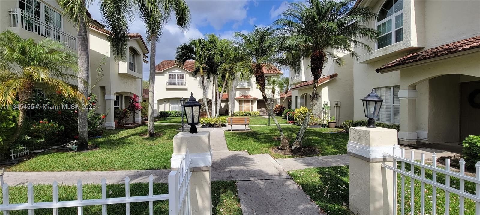 Real estate property located at 10829 8th St #7L7, Broward County, Pembroke Pines, FL