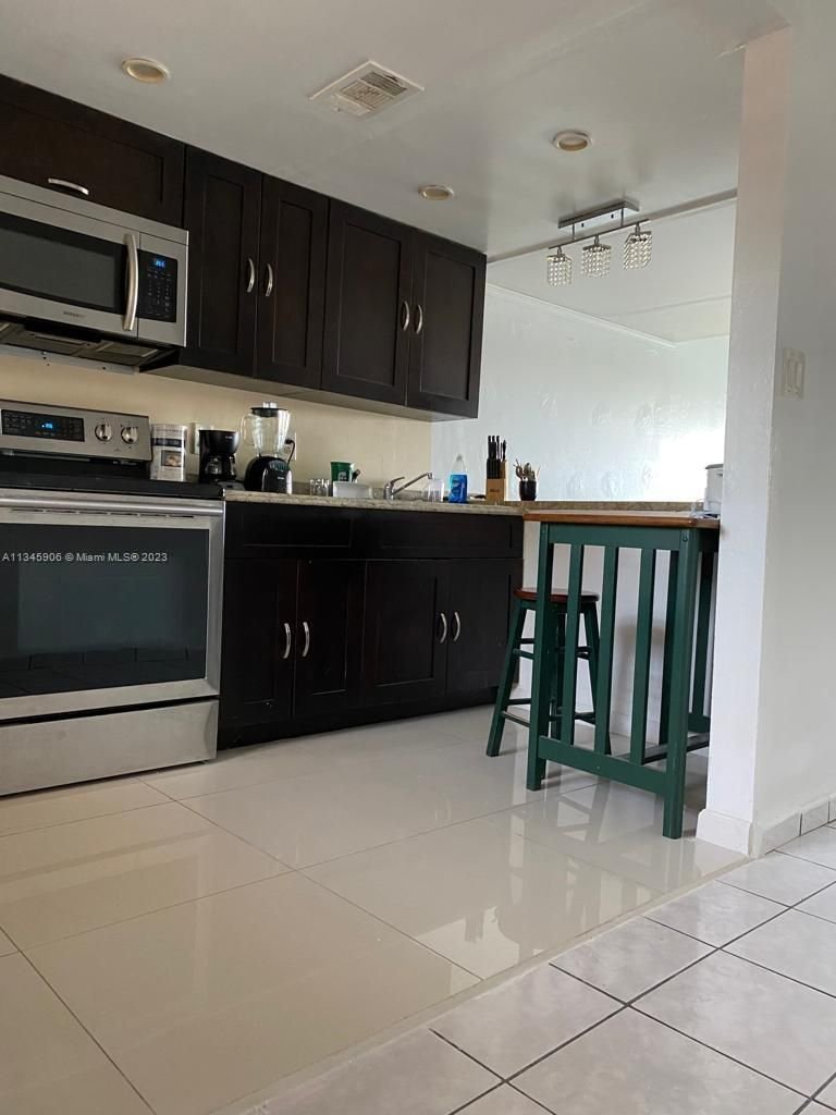 Real estate property located at 301 109th Ave #211, Miami-Dade County, Miami, FL